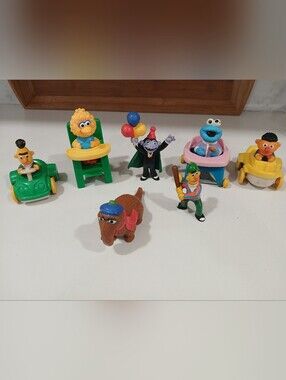 Sesame Street Playset Figures - Yellow, Blue, Green, Pink, Brown, Red